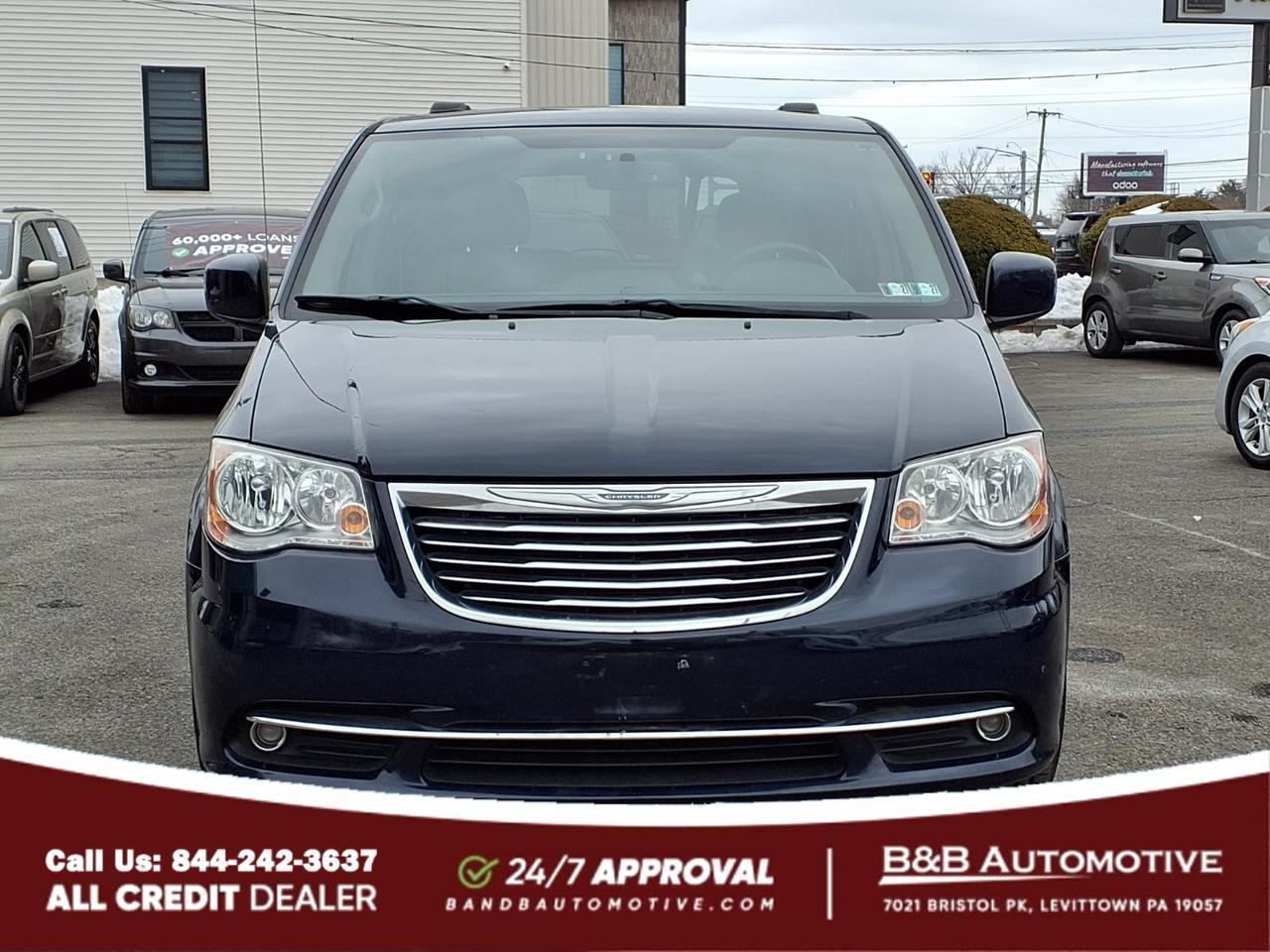 2016 Chrysler Town and Country Levittown PA