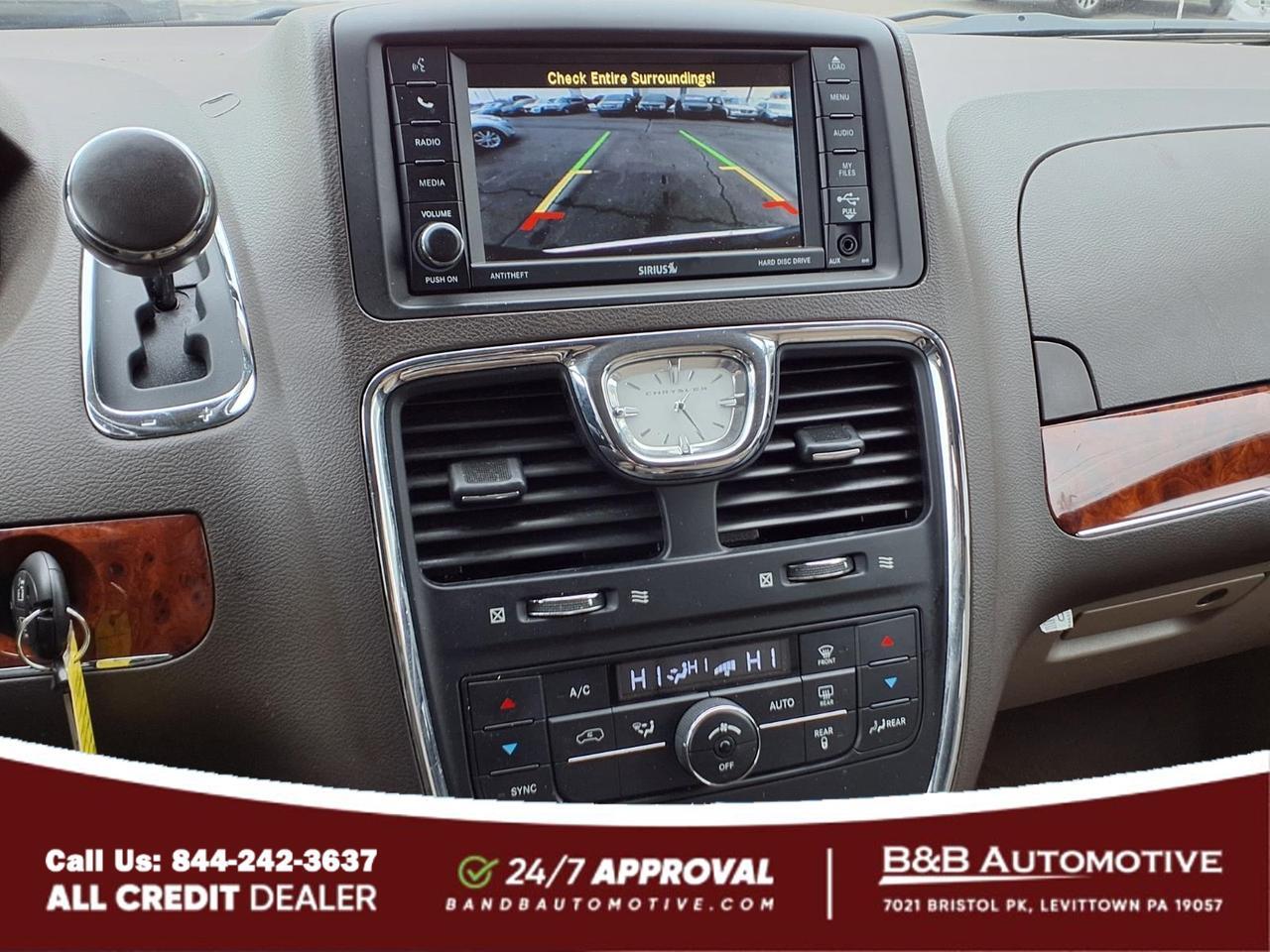 2016 Chrysler Town and Country Levittown PA