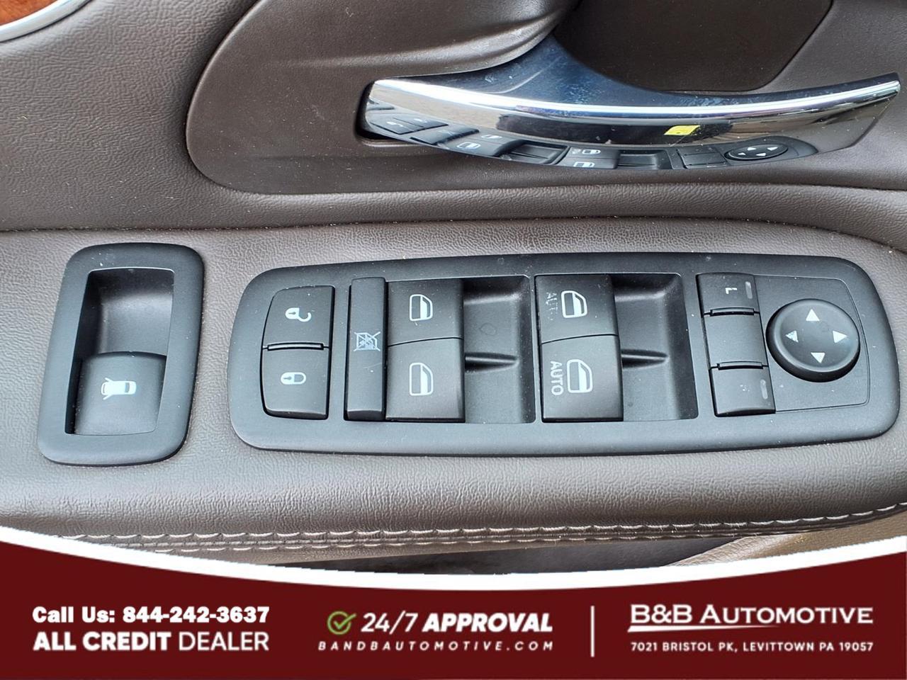 2016 Chrysler Town and Country Levittown PA