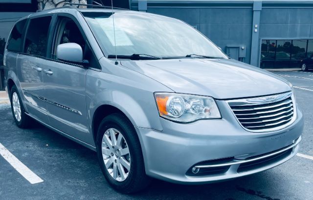 2016 Chrysler Town &amp; Country- SD / SAR Touring