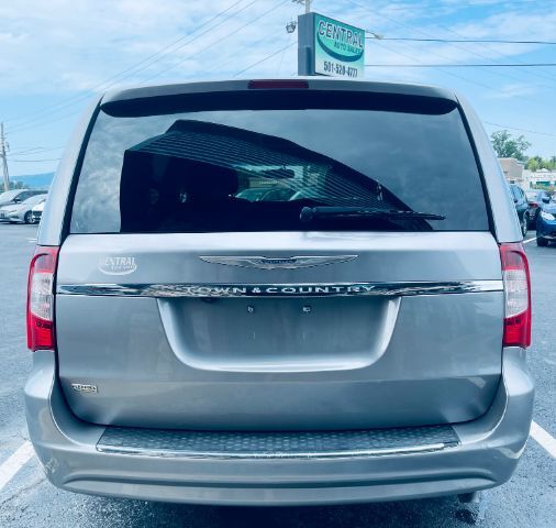 2016 Chrysler Town &amp; Country- SD / SAR Touring Hot Springs AR