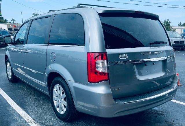 2016 Chrysler Town &amp; Country- SD / SAR Touring