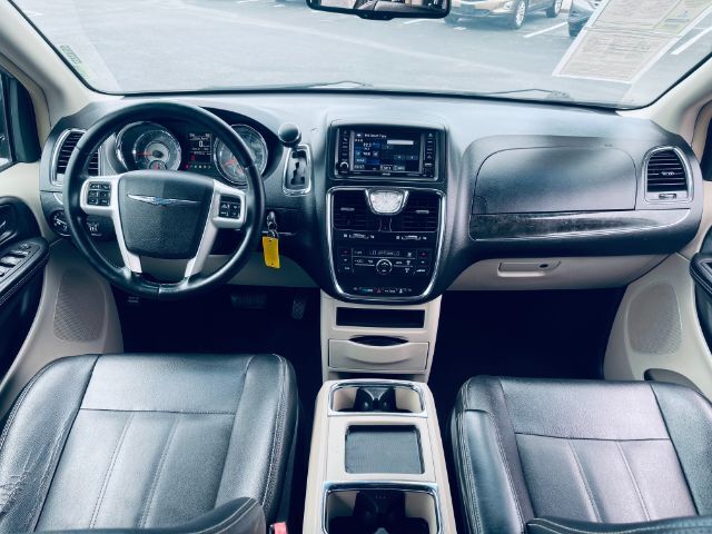 2016 Chrysler Town &amp; Country- SD / SAR Touring Hot Springs AR