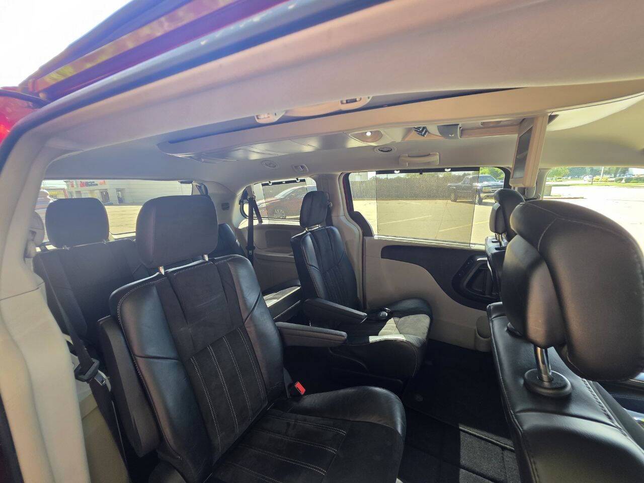 2016 Chrysler Town and Country Limited 4dr Mini Van Eldridge IA