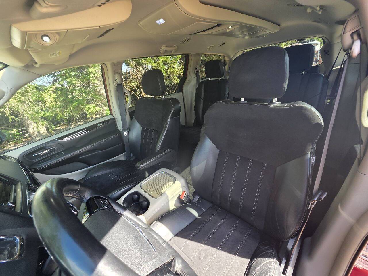 2016 Chrysler Town and Country Limited 4dr Mini Van Eldridge IA