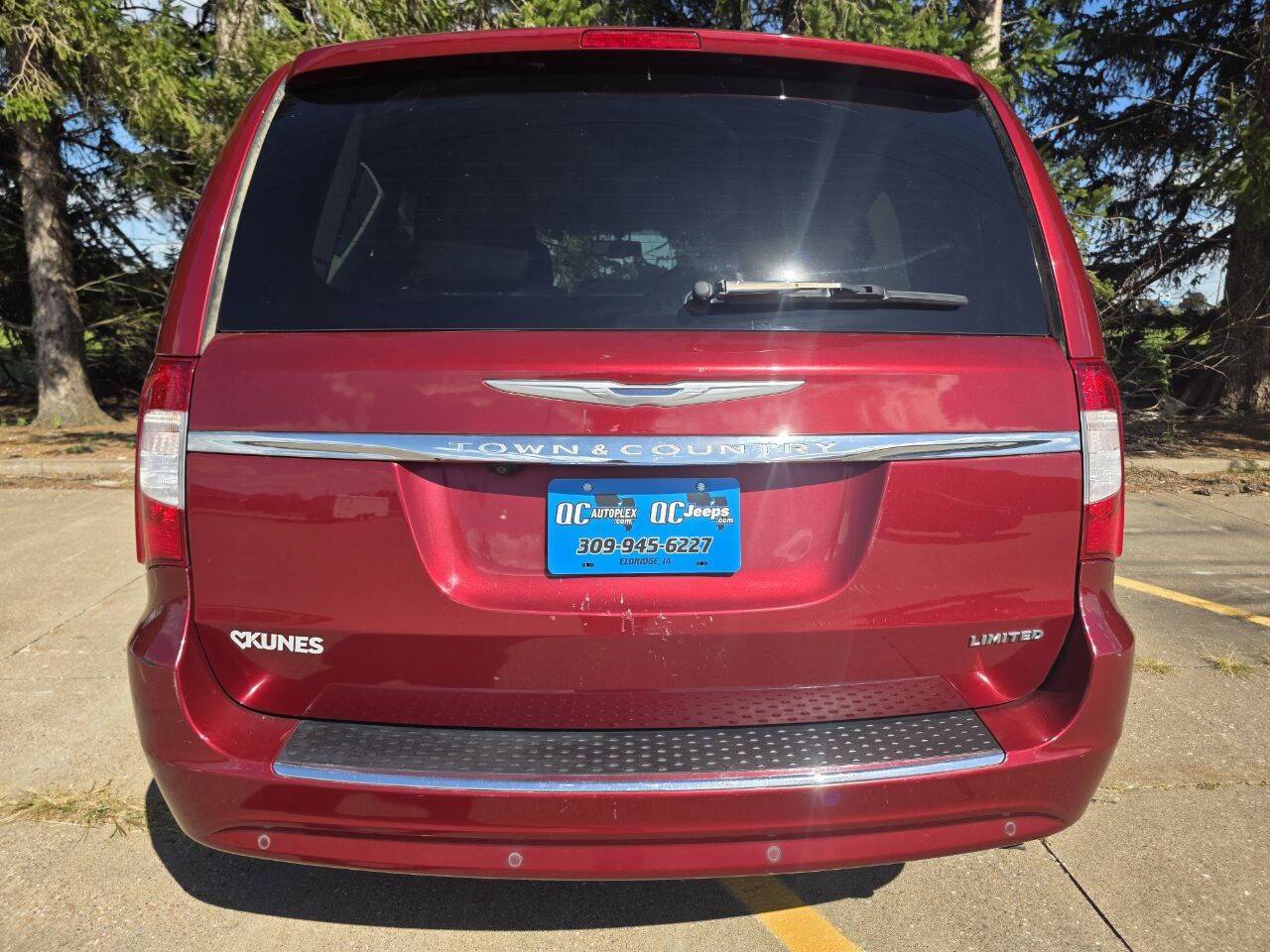 2016 Chrysler Town and Country Limited 4dr Mini Van Eldridge IA