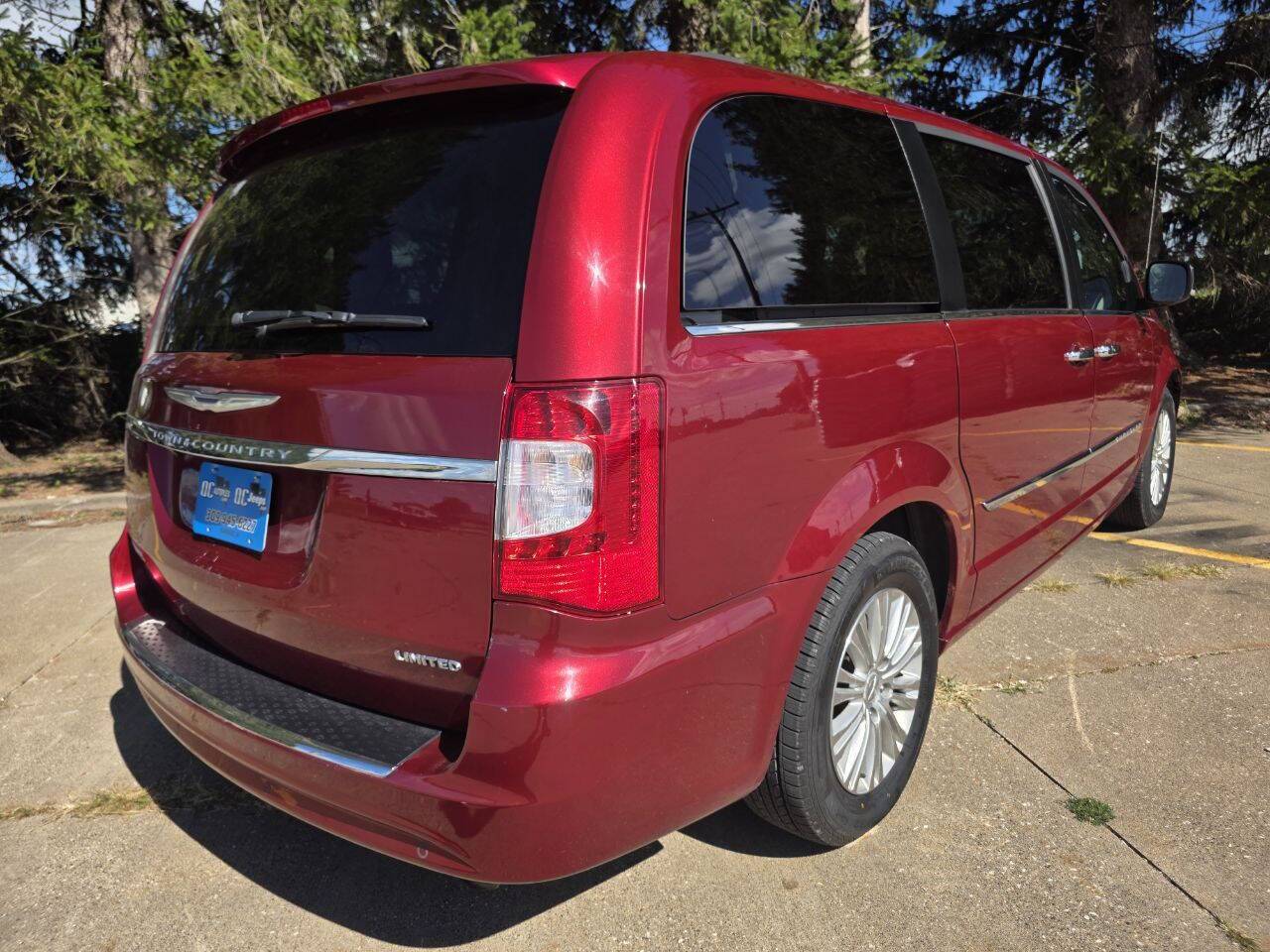 2016 Chrysler Town and Country Limited 4dr Mini Van Eldridge IA