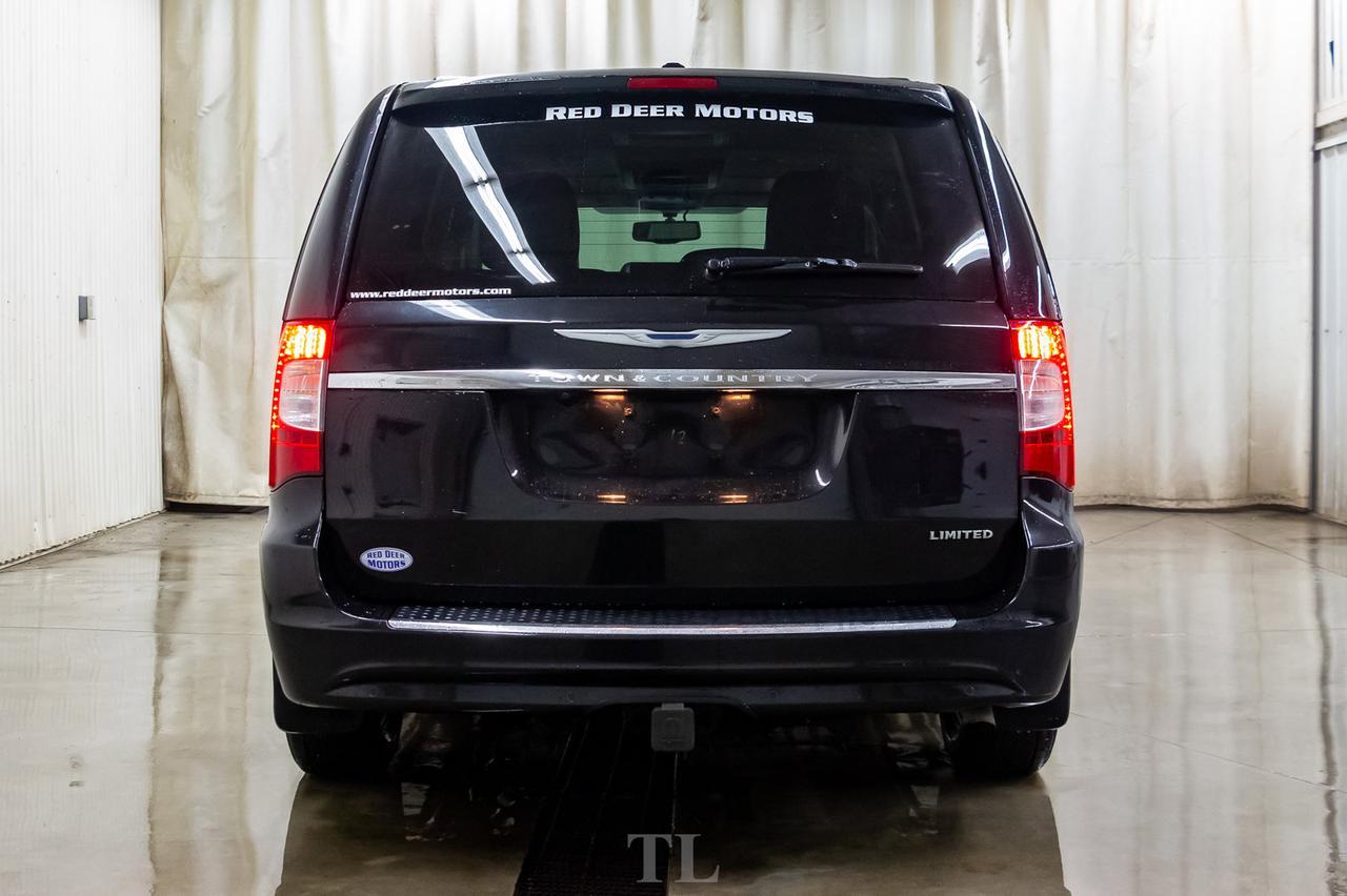 2016 Chrysler Town & Country Limited Leather Roof Nav DVD BCam Red Deer AB