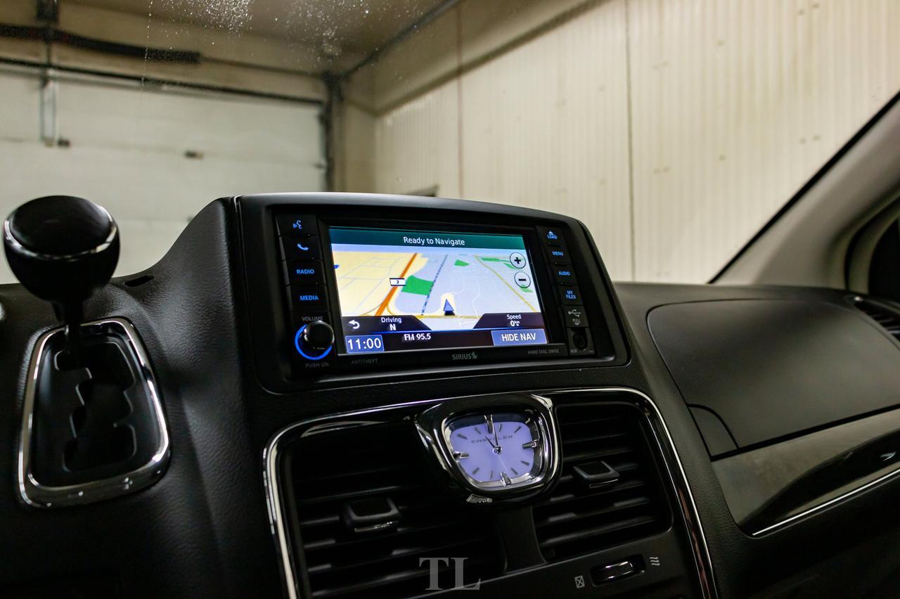 2016 Chrysler Town & Country Limited Leather Roof Nav DVD BCam Red Deer AB