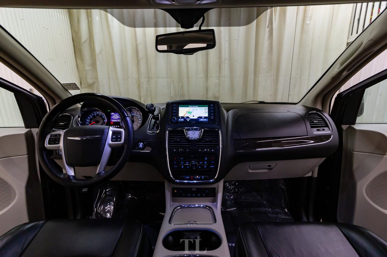 2016 Chrysler Town & Country Limited Leather Roof Nav DVD BCam Red Deer AB