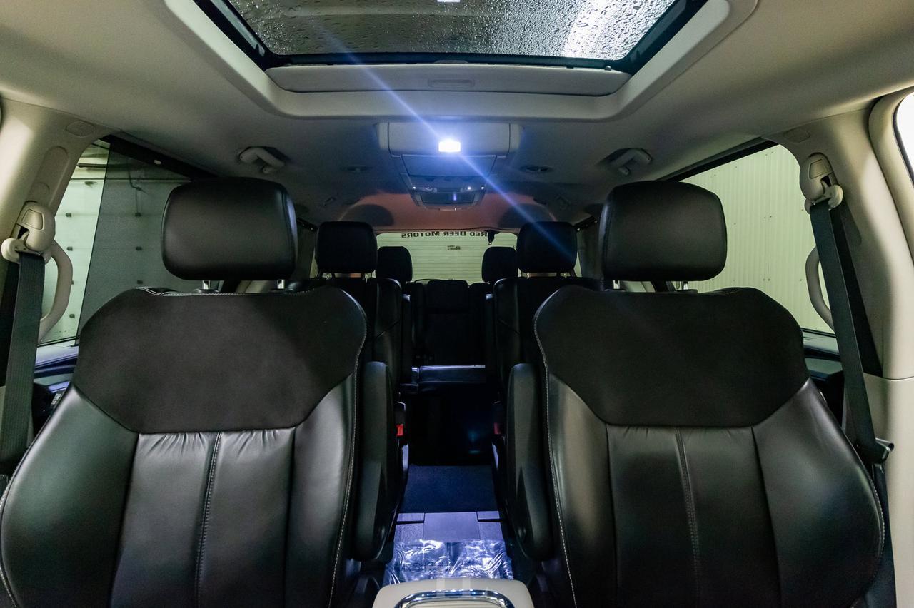 2016 Chrysler Town & Country Limited Leather Roof Nav DVD BCam Red Deer AB