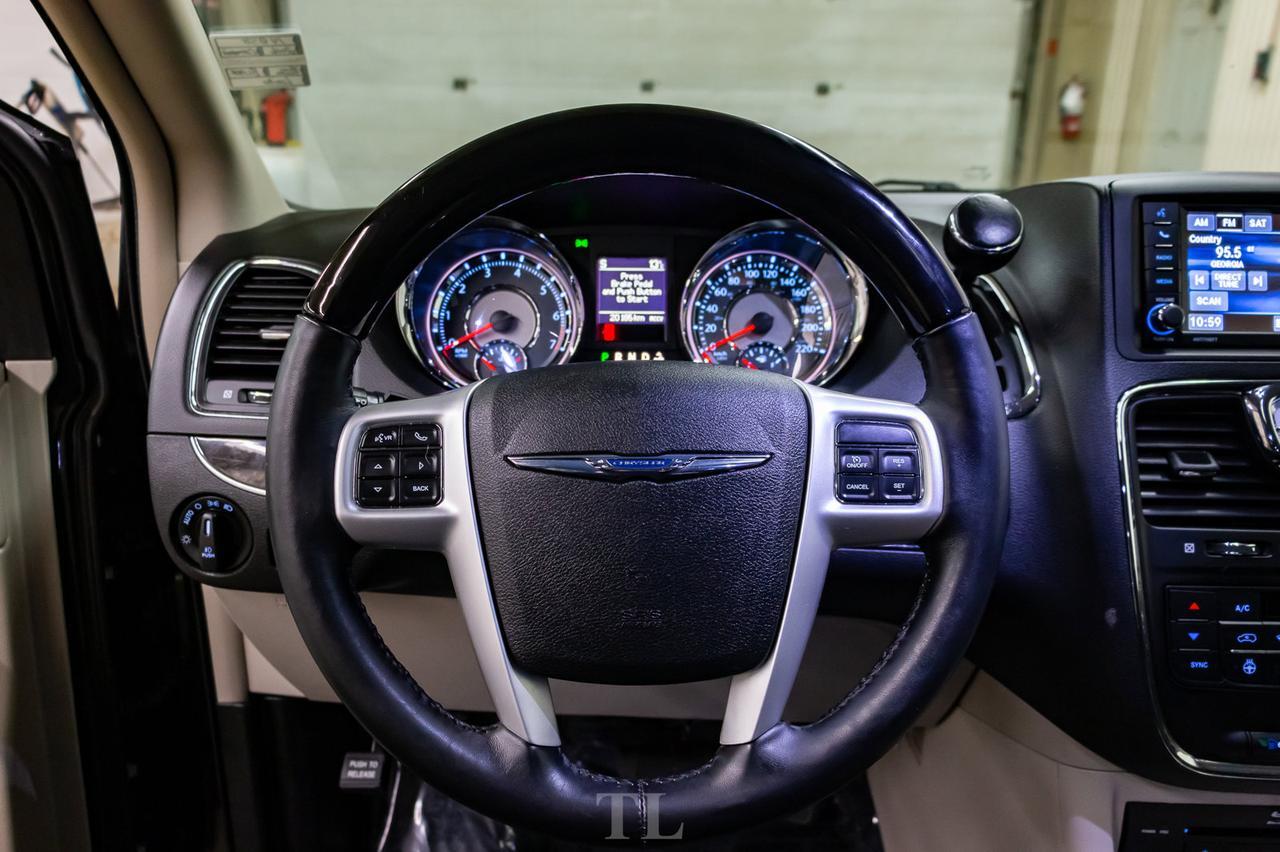 2016 Chrysler Town & Country Limited Leather Roof Nav DVD BCam Red Deer AB