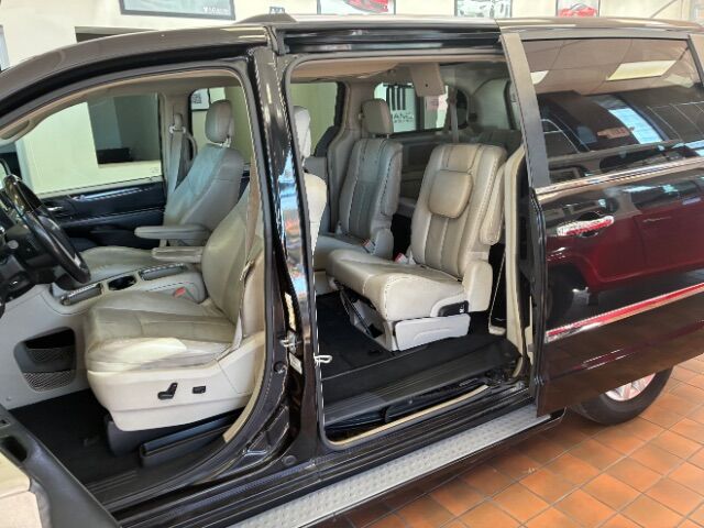 2016 Chrysler Town & Country Limited Platinum Charlotte NC