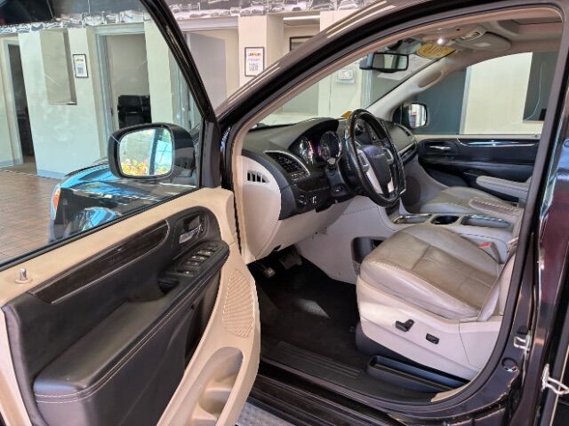 2016 Chrysler Town & Country Limited Platinum Charlotte NC