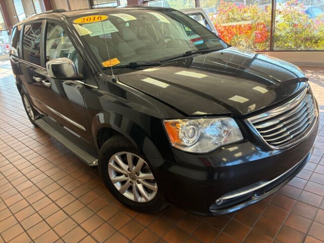 2016 Chrysler Town & Country Limited Platinum