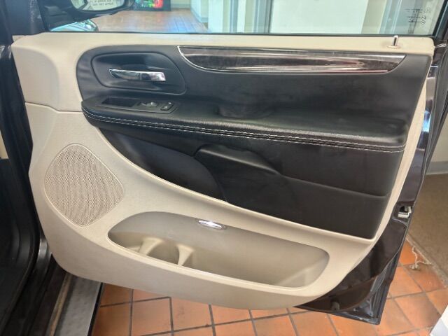 2016 Chrysler Town & Country Limited Platinum Charlotte NC