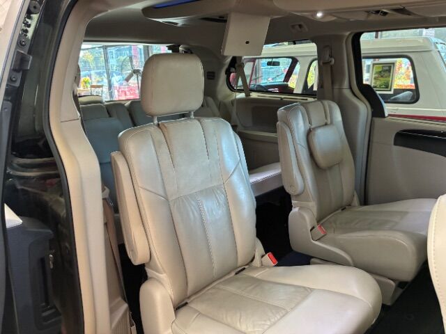 2016 Chrysler Town & Country Limited Platinum Charlotte NC