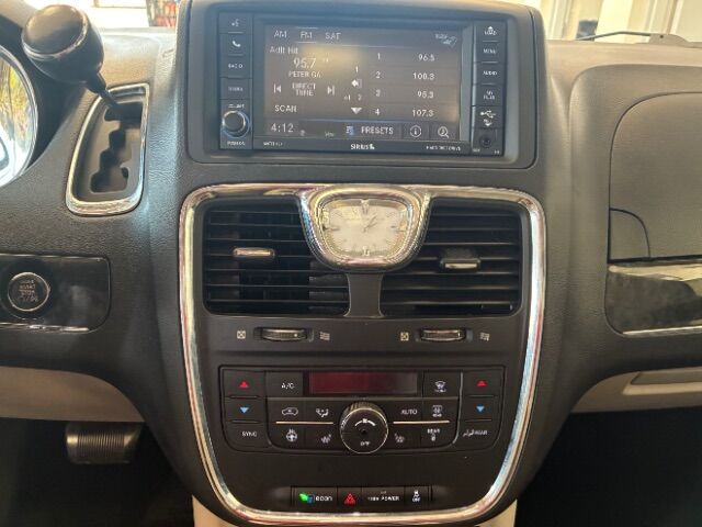 2016 Chrysler Town & Country Limited Platinum Charlotte NC