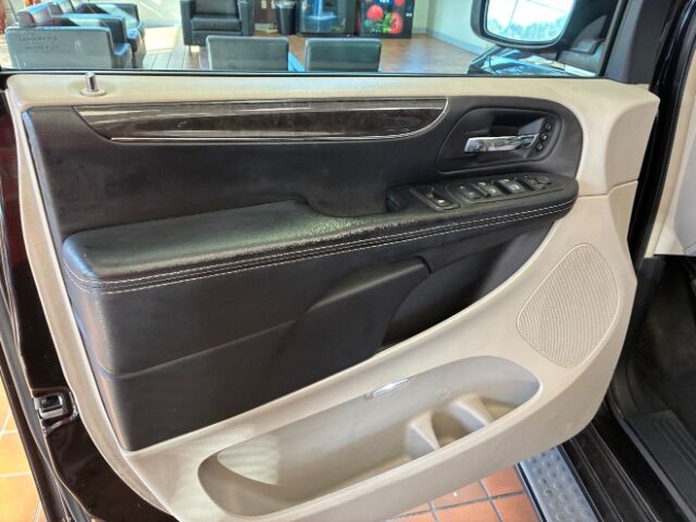 2016 Chrysler Town & Country Limited Platinum Charlotte NC