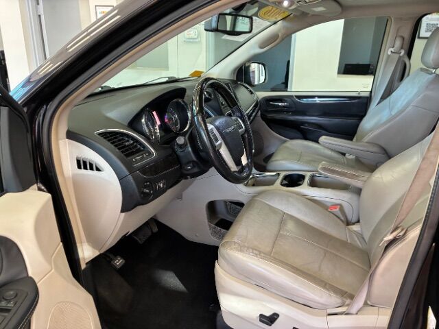 2016 Chrysler Town & Country Limited Platinum Charlotte NC