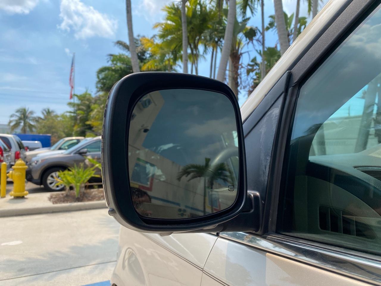 2016 Chrysler Town & Country REAR DOOR, HANDICAP RAMP LOW MILES 58,632 Pompano Beach FL