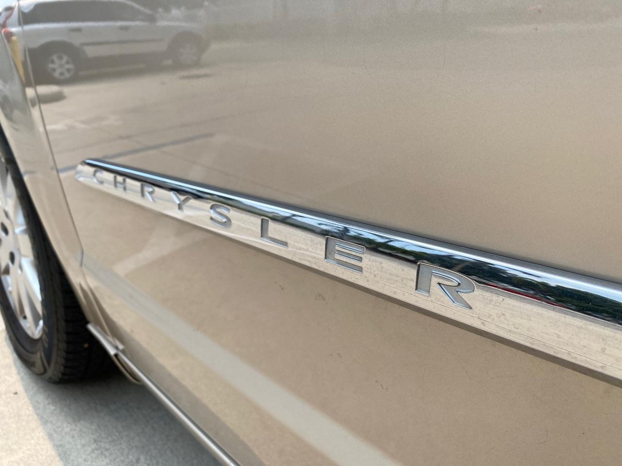2016 Chrysler Town & Country REAR DOOR, HANDICAP RAMP LOW MILES 58,632 Pompano Beach FL