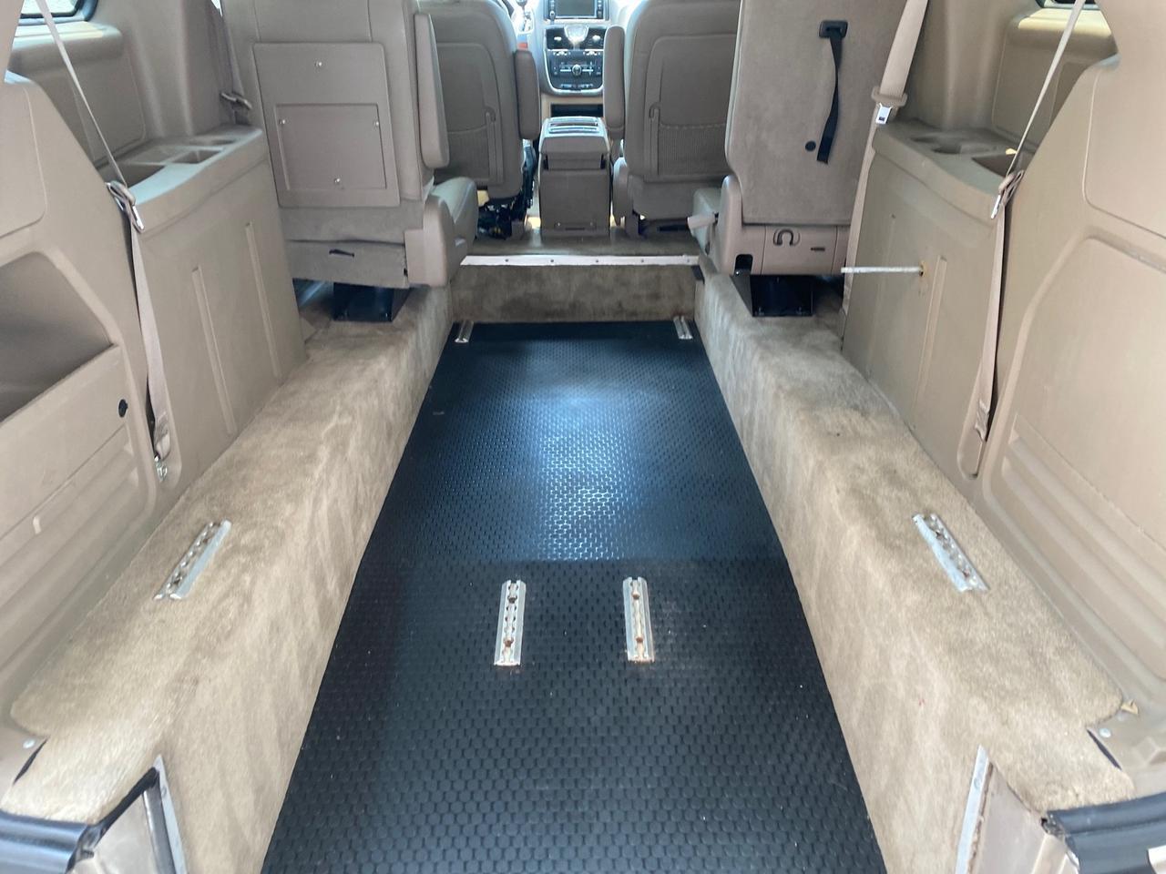 2016 Chrysler Town & Country REAR DOOR, HANDICAP RAMP LOW MILES 58,632 Pompano Beach FL