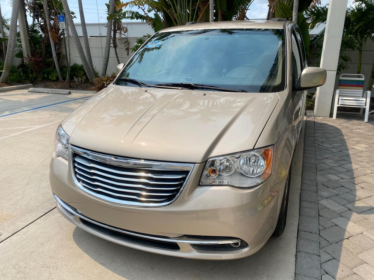 2016 Chrysler Town & Country REAR DOOR, HANDICAP RAMP LOW MILES 58,632 Pompano Beach FL