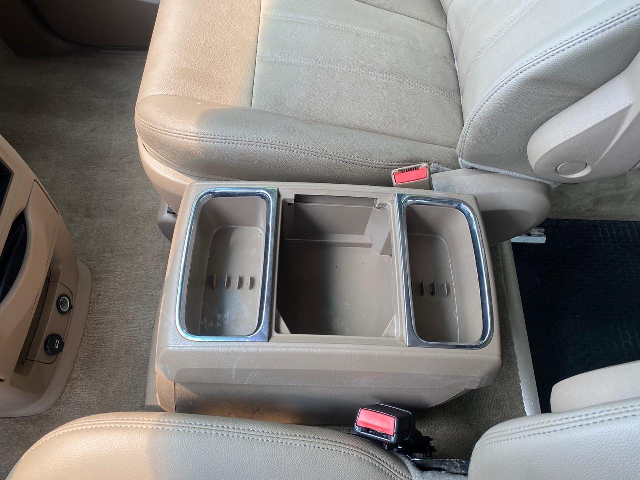 2016 Chrysler Town & Country REAR DOOR, HANDICAP RAMP LOW MILES 58,632 Pompano Beach FL