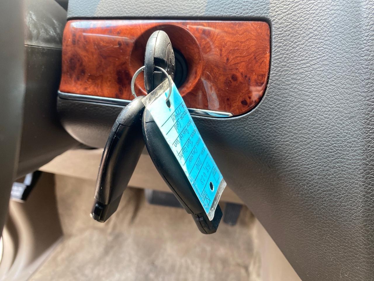 2016 Chrysler Town & Country REAR DOOR, HANDICAP RAMP LOW MILES 58,632 Pompano Beach FL