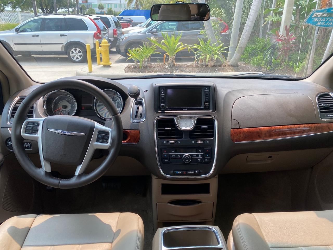 2016 Chrysler Town & Country REAR DOOR, HANDICAP RAMP LOW MILES 58,632 Pompano Beach FL