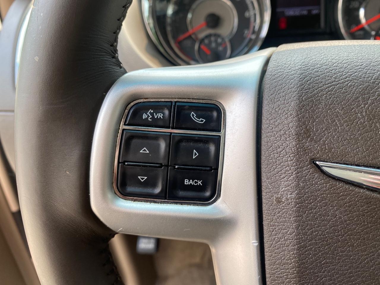 2016 Chrysler Town & Country REAR DOOR, HANDICAP RAMP LOW MILES 58,632 Pompano Beach FL