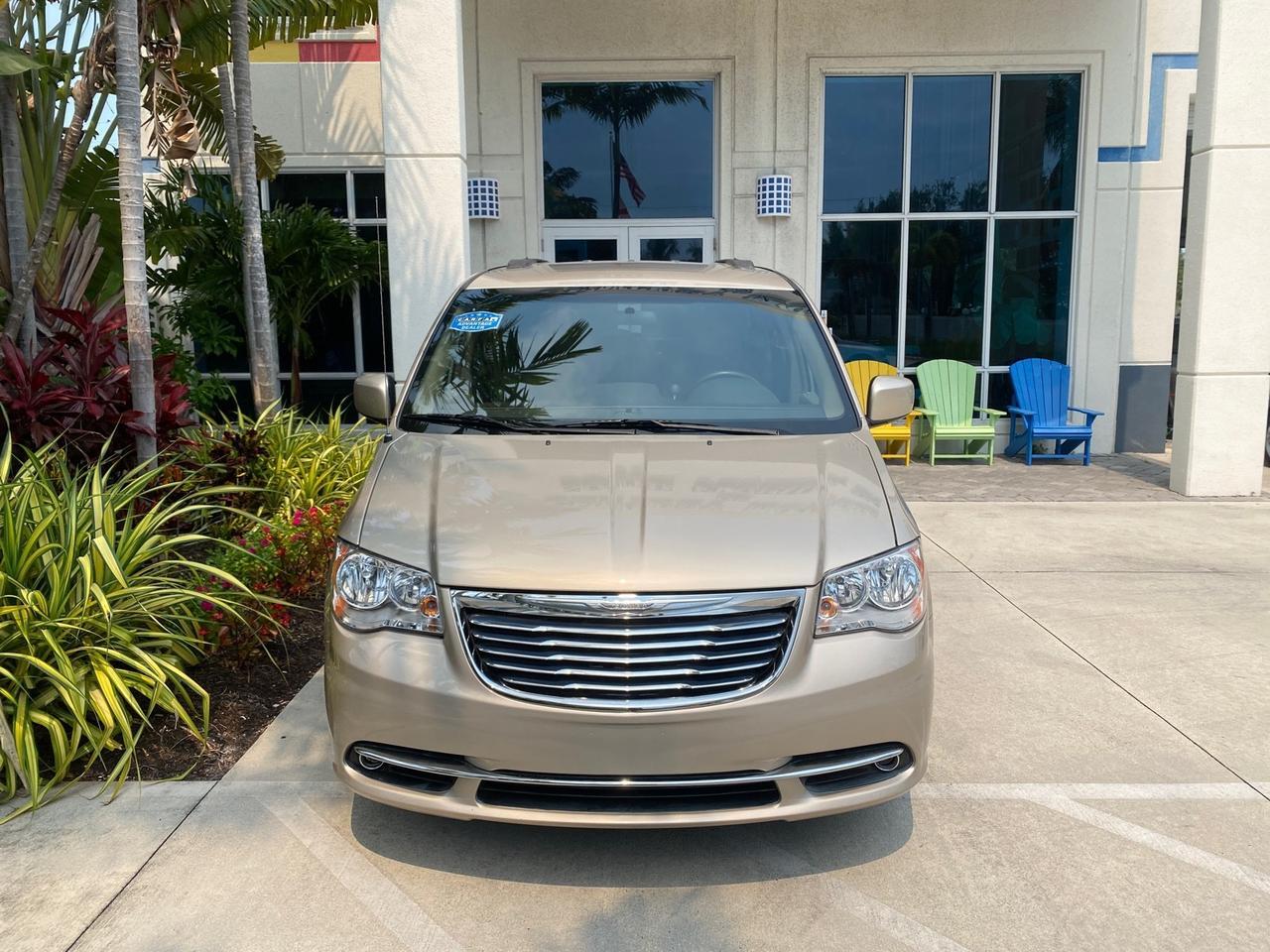 2016 Chrysler Town & Country REAR DOOR, HANDICAP RAMP LOW MILES 58,632 Pompano Beach FL