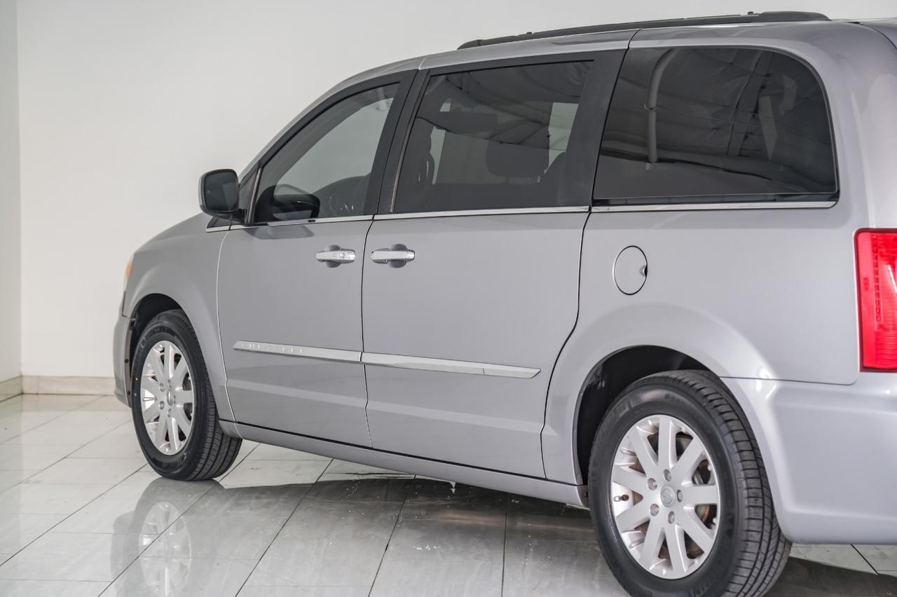 2016 Chrysler Town & Country TOURING BLIND SPOT ASSIST NAVIGATION TV ENTERTAINMENT LEATHER SE Carrollton TX