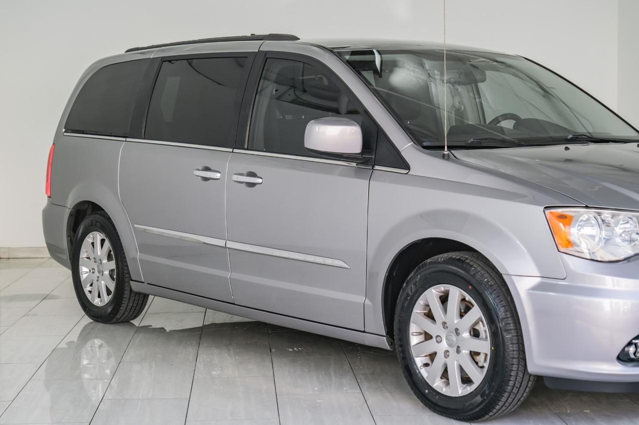 2016 Chrysler Town & Country TOURING BLIND SPOT ASSIST NAVIGATION TV ENTERTAINMENT LEATHER SE Carrollton TX