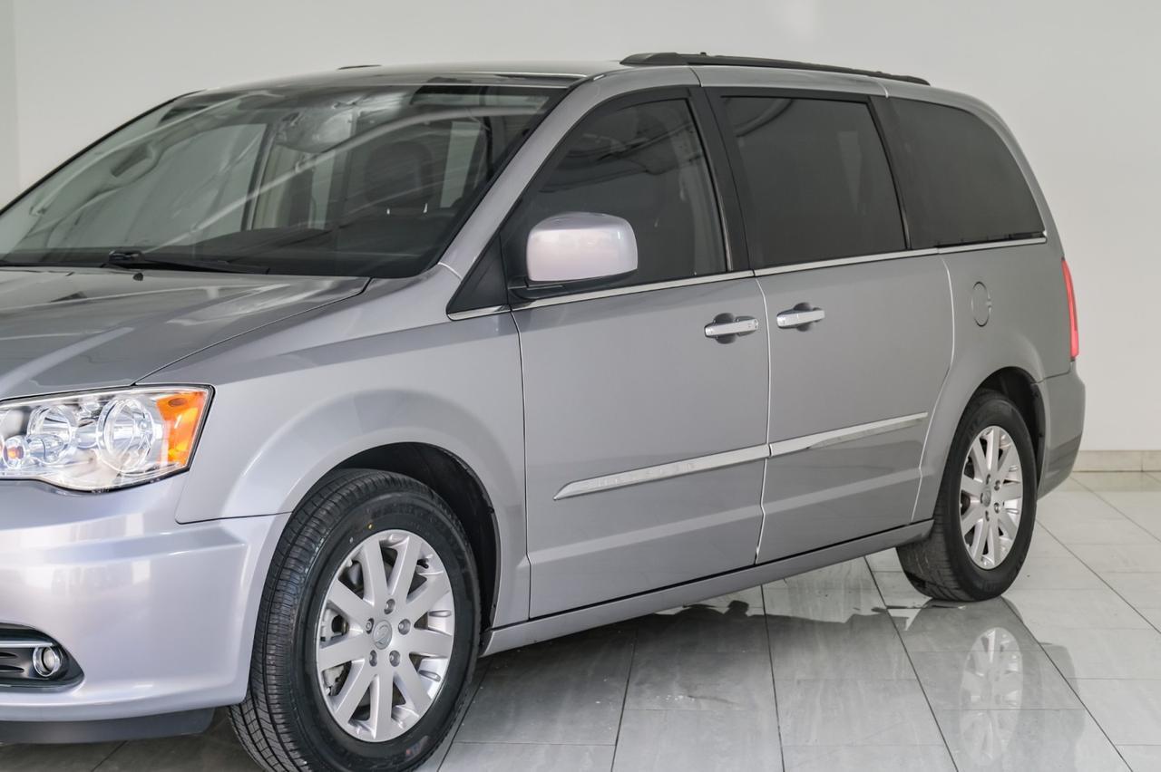 2016 Chrysler Town & Country TOURING BLIND SPOT ASSIST NAVIGATION TV ENTERTAINMENT LEATHER SE Carrollton TX