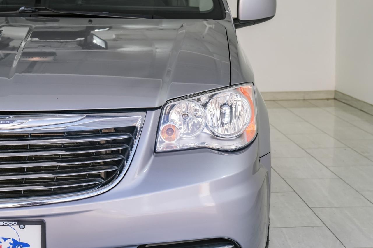 2016 Chrysler Town & Country TOURING BLIND SPOT ASSIST NAVIGATION TV ENTERTAINMENT LEATHER SE Carrollton TX