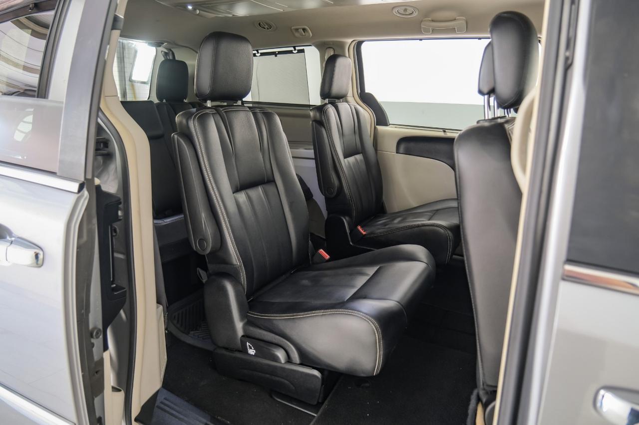 2016 Chrysler Town & Country TOURING BLIND SPOT ASSIST NAVIGATION TV ENTERTAINMENT LEATHER SE Carrollton TX