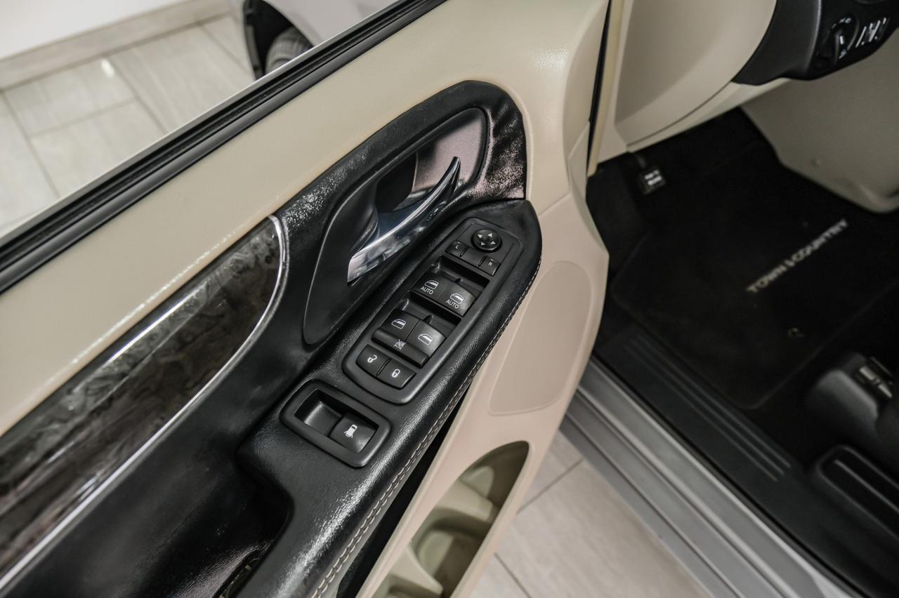 2016 Chrysler Town & Country TOURING BLIND SPOT ASSIST NAVIGATION TV ENTERTAINMENT LEATHER SE Carrollton TX
