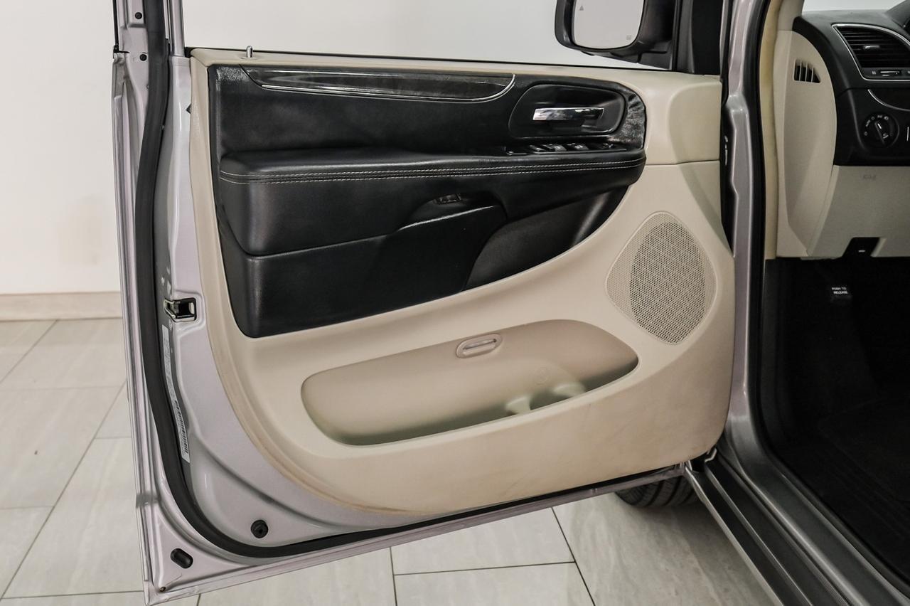 2016 Chrysler Town & Country TOURING BLIND SPOT ASSIST NAVIGATION TV ENTERTAINMENT LEATHER SE Carrollton TX