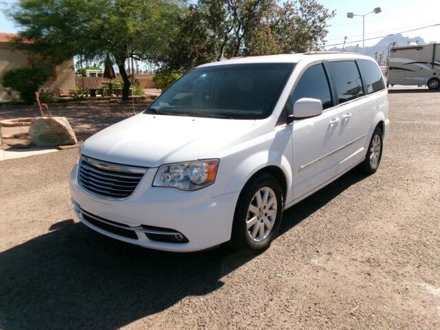 2016 Chrysler Town & Country Touring