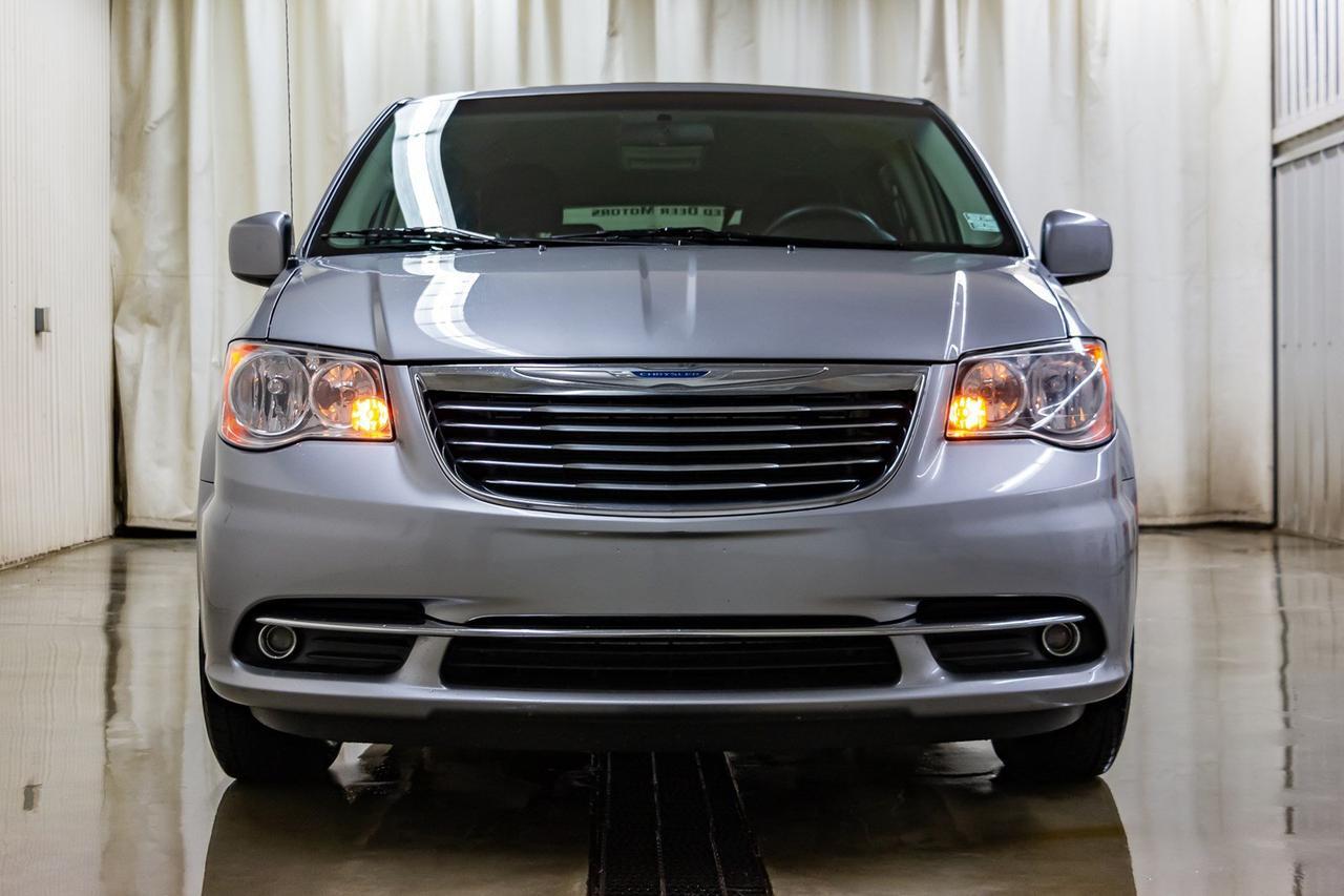 2016 Chrysler Town & Country Touring BCam Red Deer AB