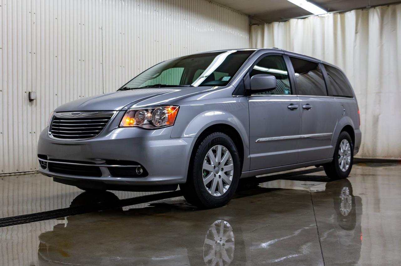 2016 Chrysler Town & Country Touring BCam Red Deer AB