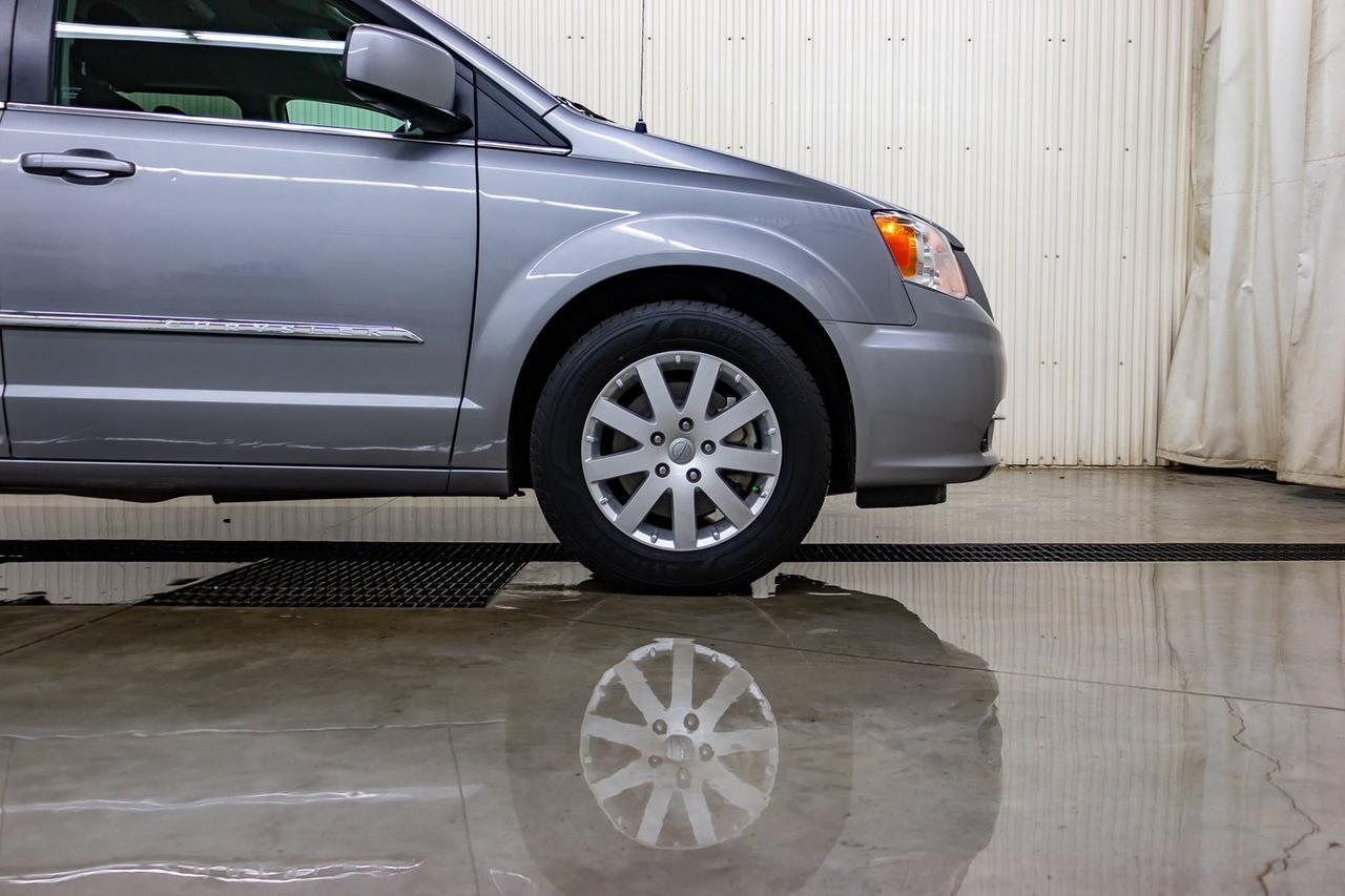 2016 Chrysler Town & Country Touring BCam Red Deer AB
