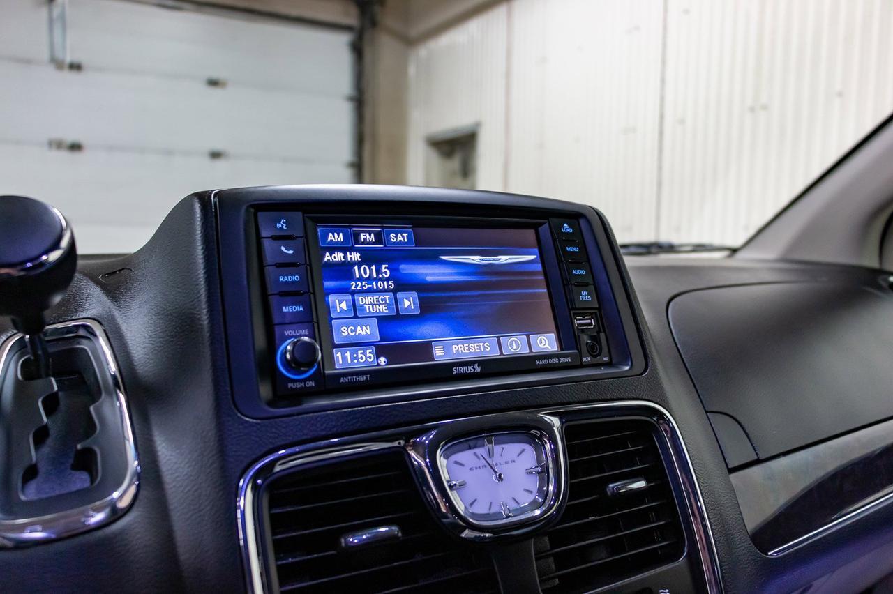 2016 Chrysler Town & Country Touring BCam Red Deer AB