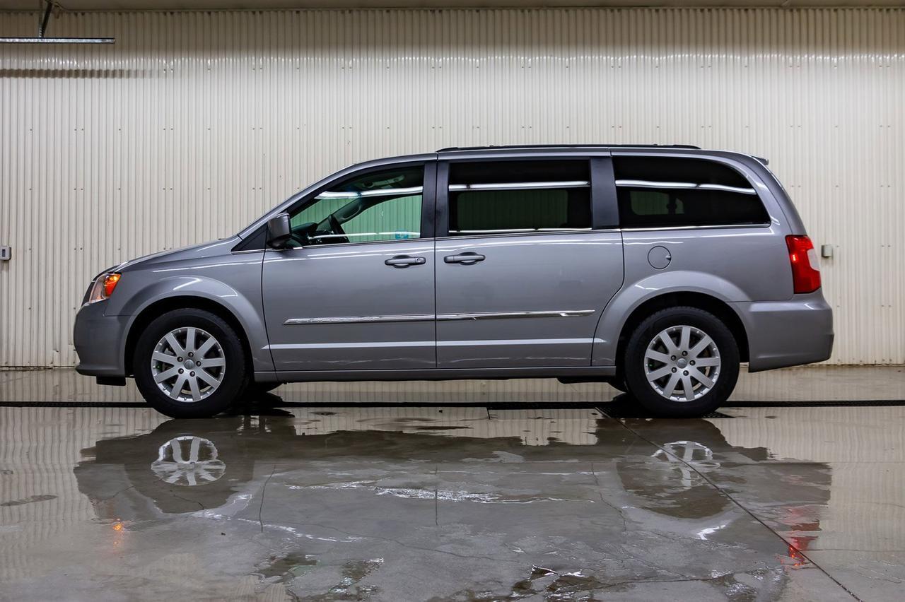 2016 Chrysler Town & Country Touring BCam Red Deer AB