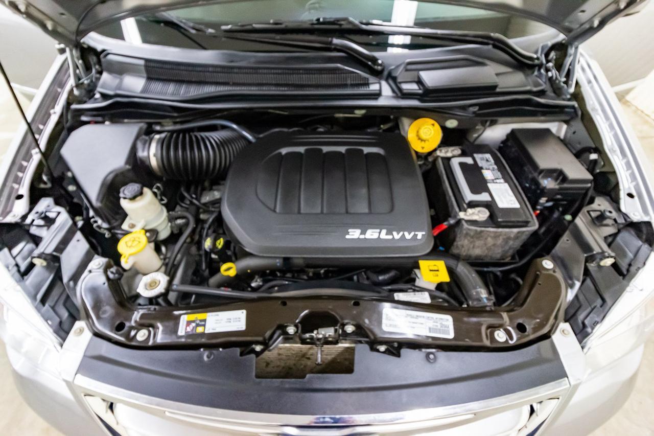 2016 Chrysler Town & Country Touring BCam Red Deer AB