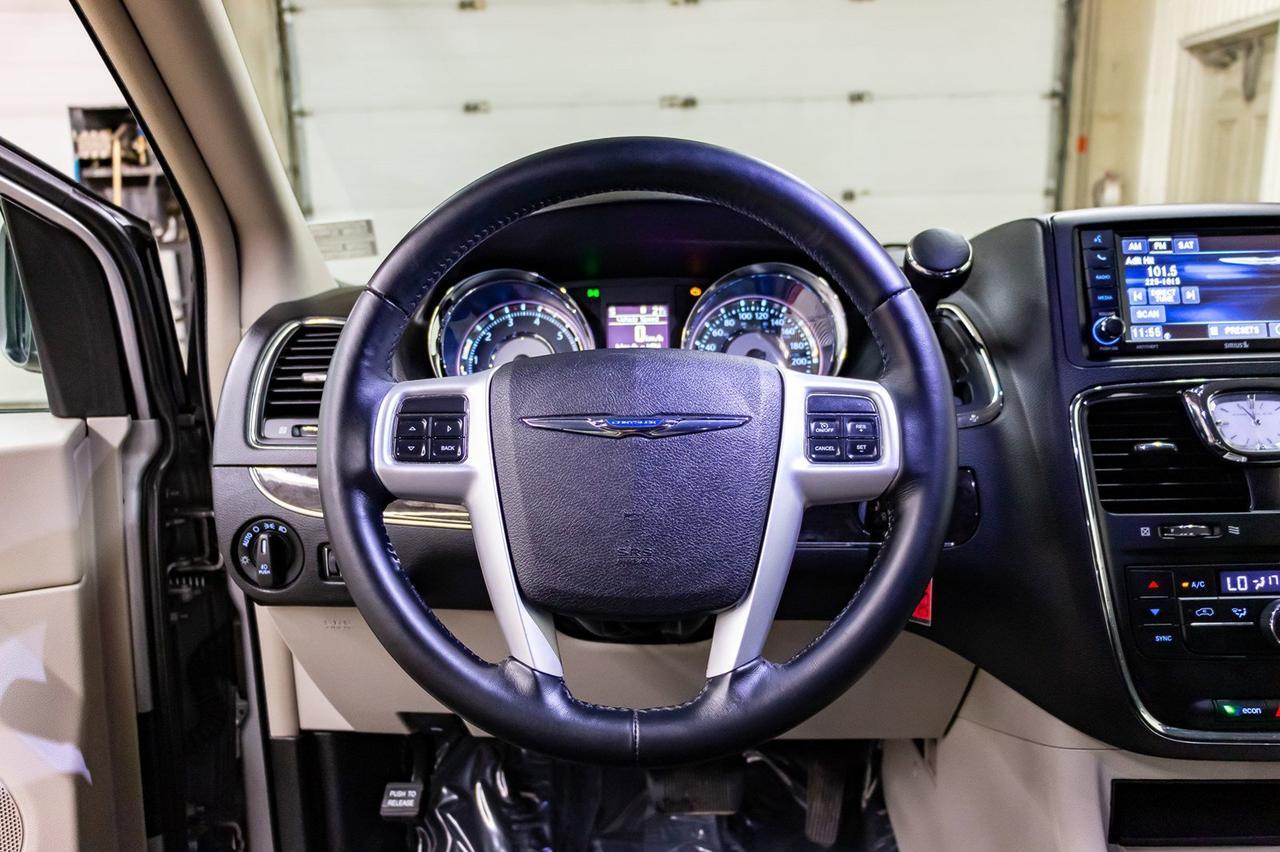 2016 Chrysler Town & Country Touring BCam Red Deer AB