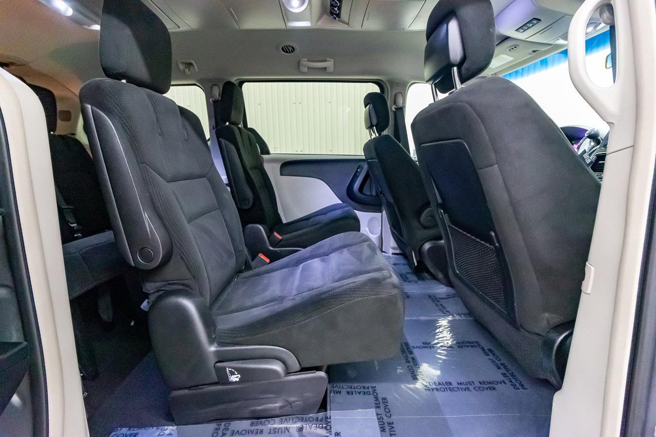 2016 Chrysler Town & Country Touring BCam Red Deer AB