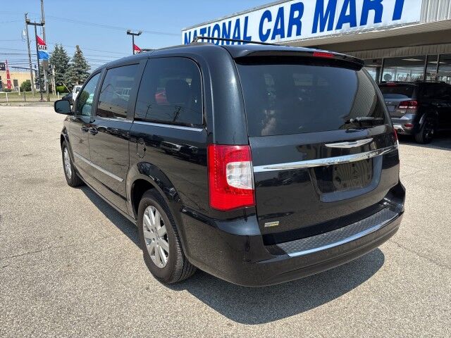 2016 Chrysler Town & Country Touring Cleveland OH